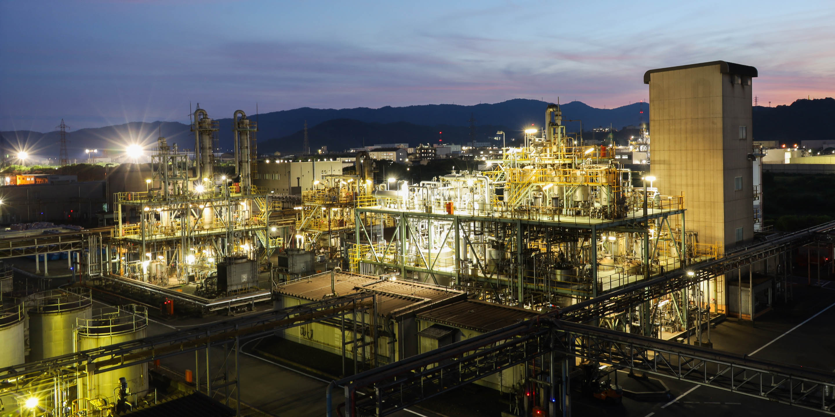 植物由来原料×技術で、<br>アイデアをカタチに。